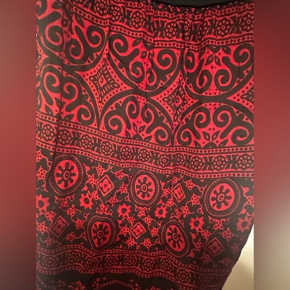 Black Sleeveless Red Design Dress - Picture 4 of 4